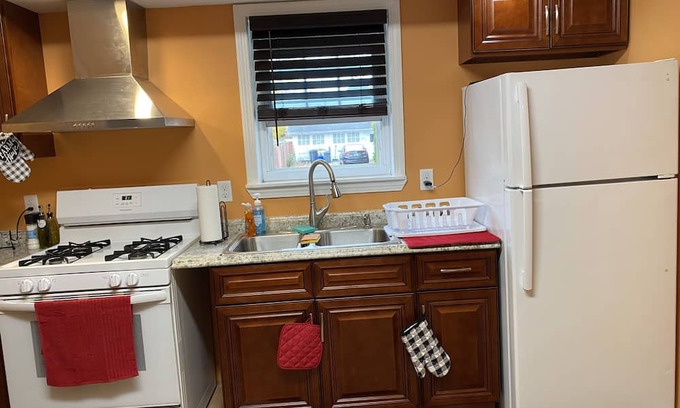 Elmira Apartment | Davis Two Bedroom Apartment