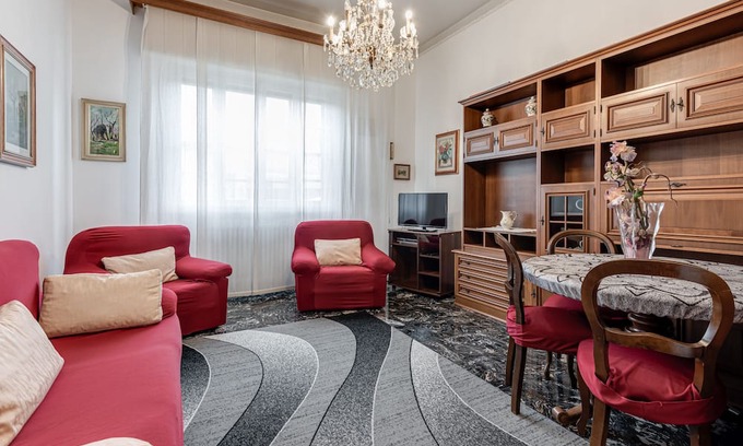 Peretola Apartment | Apartment 'Firenze' with Shared Garden and Wi-Fi