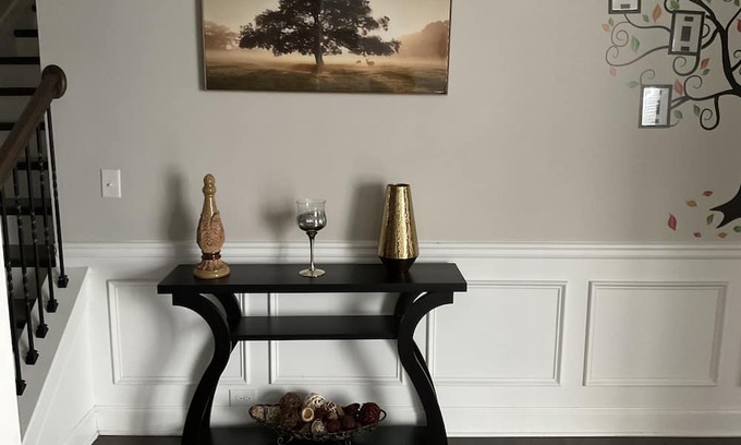 Buford House | Beautiful cozy 3 bedroom delight for relaxation with string Wi-Fi