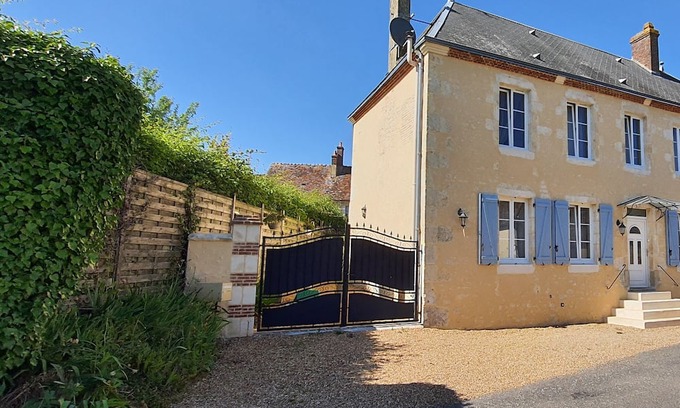 Appenai-sous-Belleme Bed & Breakfast | Vrbo Property