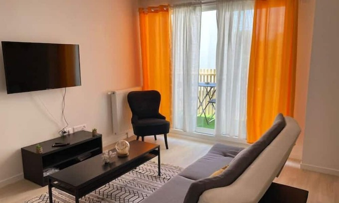 Noisy-le-Sec Apartment | Bel Appart T2 Idéalement Situé