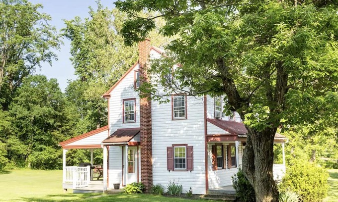 Bernville Cabin | 🌲🪵The Creekside Cabin🪵🌲
