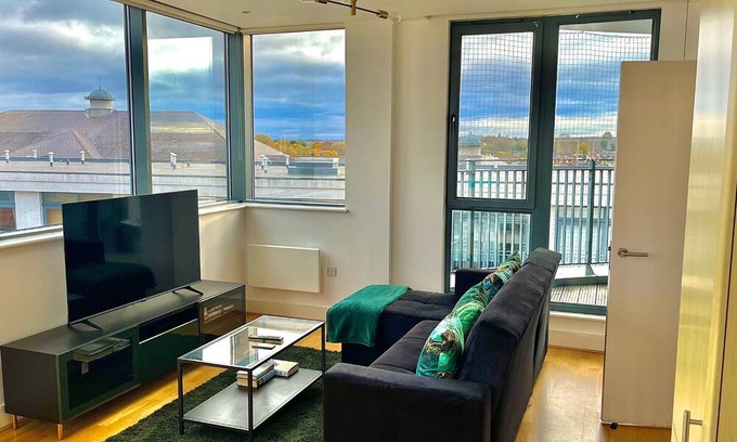 Runnymede Apartment | The Regency Suite - Modern 2-Bed 1-Bath Apartment