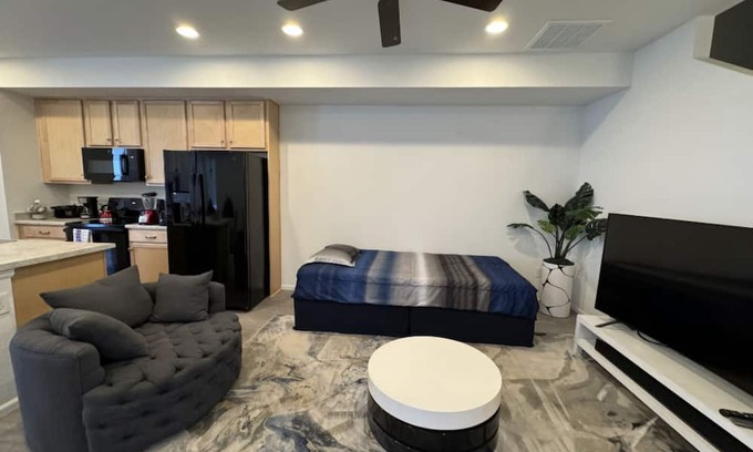 Aurora House | New built bright, cozy & stylish 3br place with garage