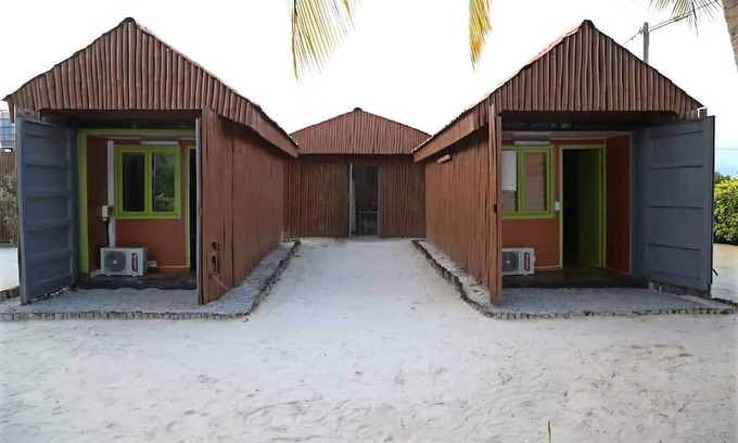 Comoe Ski Chalet | Happy Vibes