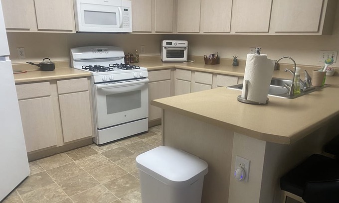 Villages of Green Valley House | Stunning Mountain View All Ages Green Valley Townhome - 2 Bedrooms and 2 Baths!