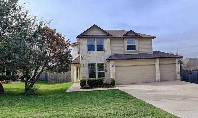 Dripping Springs House | 4Bed/3 Bath Family Friendly Home.