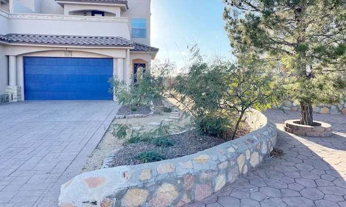 El Paso House | Late%off *Sleeps 8*Canyon Oasis Near Sunland