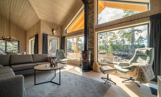 Kviteseid House | Enjoy a wonderful view from the residence in Vrådal.