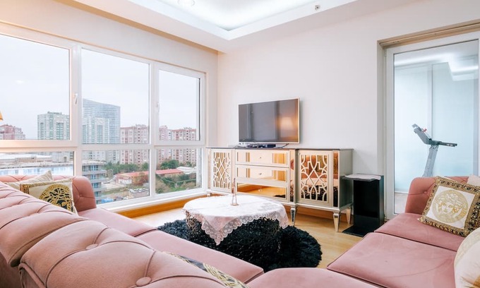 Atasehir Apartment | Sleek Residence with View 6 min to Brandium Mall