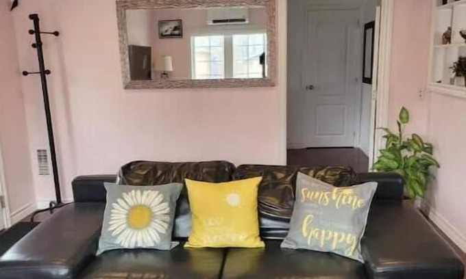 West Hill House | Cheerful 1 bedroom house in Toronto.