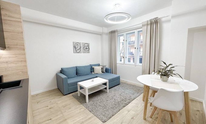 Prague 3 Apartment | Elegant 2kk Apartment on Biskupcova street, Prague 3