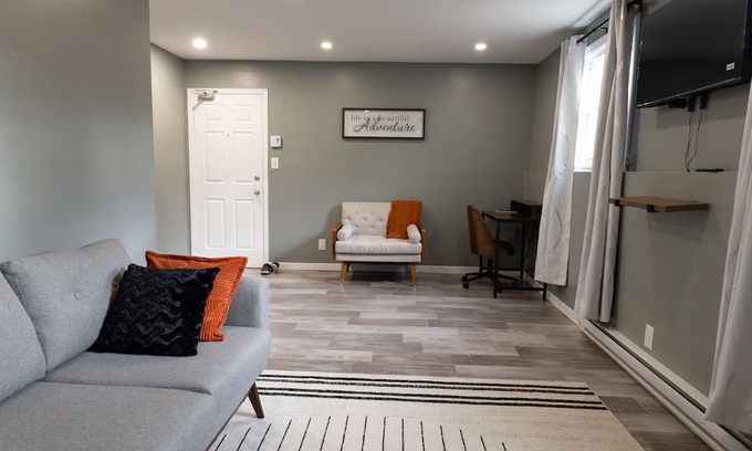 Kemptville Apartment | Newly Renovated 2bed/1bath Apartment / Cozy&Clean