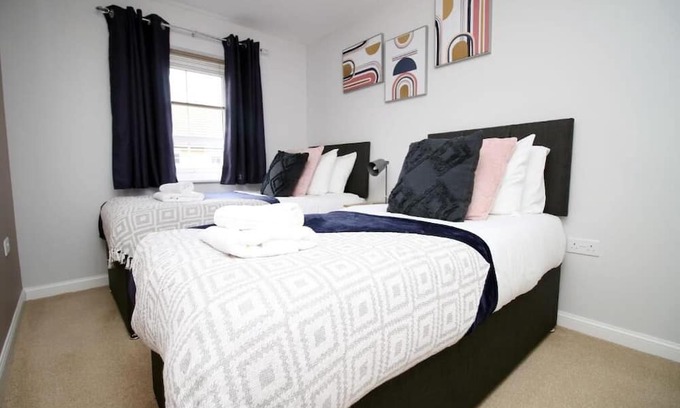 Graig House | Ebbw House (3 BR Free parking)