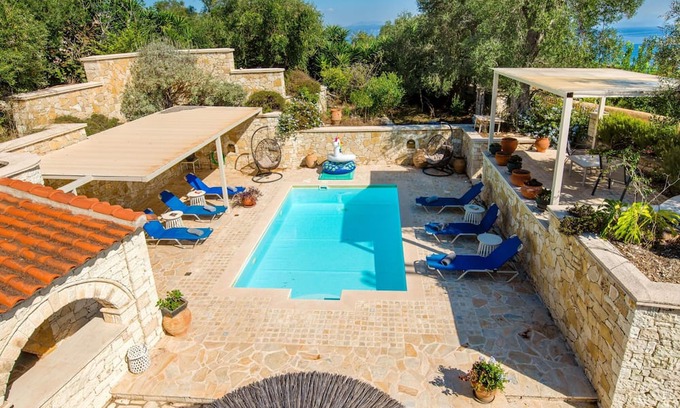Koutsi Villa | Villa Divista in Paxi