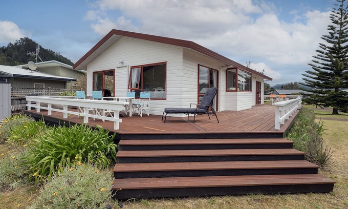 Pauanui House | Seascape Bach - Pauanui Holiday Home
