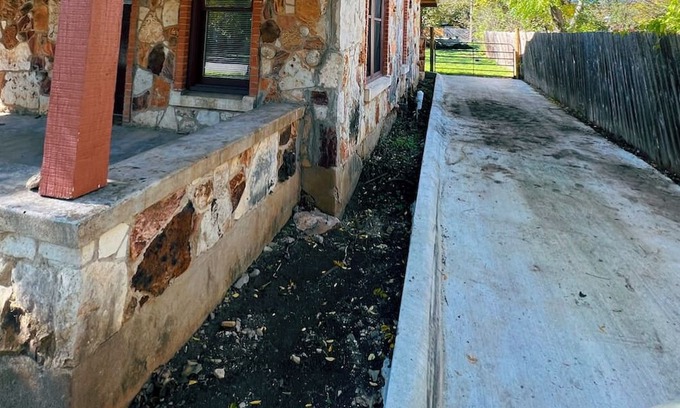 Heritage House | Cozy Spaceship Ranch House Meets Historical San Marcos