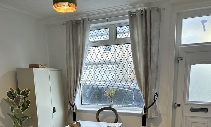Sheffield House | Sam’z Boutique