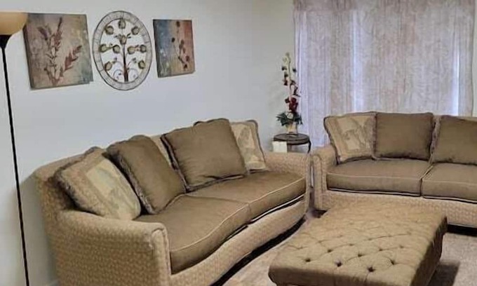 Harris Apartment | 2 Bedroom 764405 by Houzlet