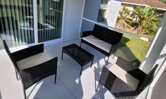 Harris Apartment | 3 Bedroom 747853 by Houzlet