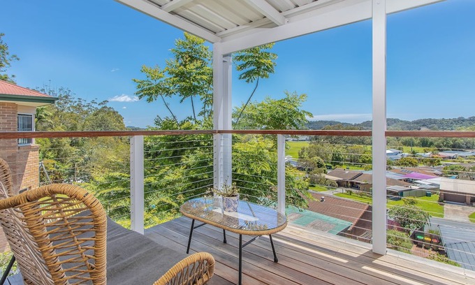 Currumbin Waters Apartment | Park Views on Clives