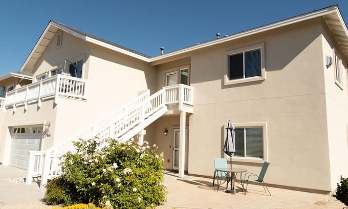 Northeast Reno Apartment | Private getaway 1 bedroom Brand New inside, 5 mins from downtown & unr