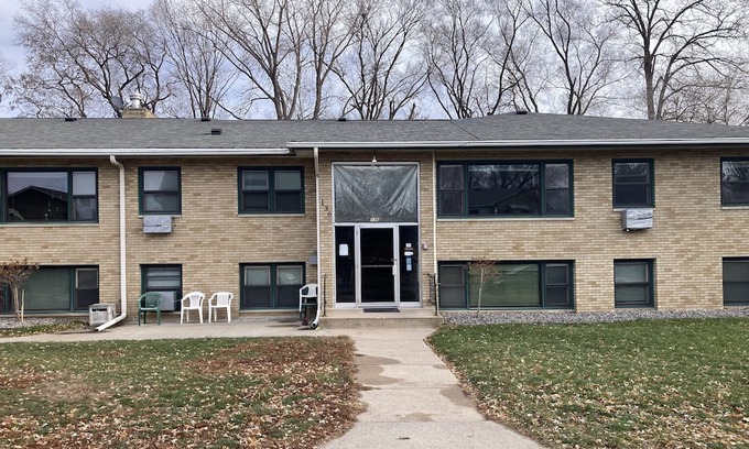 South St. Paul Apartment | A place to refresh