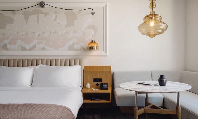 Tenderloin House | Explore The Best of San Francisco, Urban Haven Near Pier 39, Pets Are Allowed!