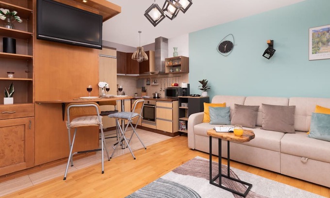 Gdansk Apartment | Subtle and Cosy Studio by Renters