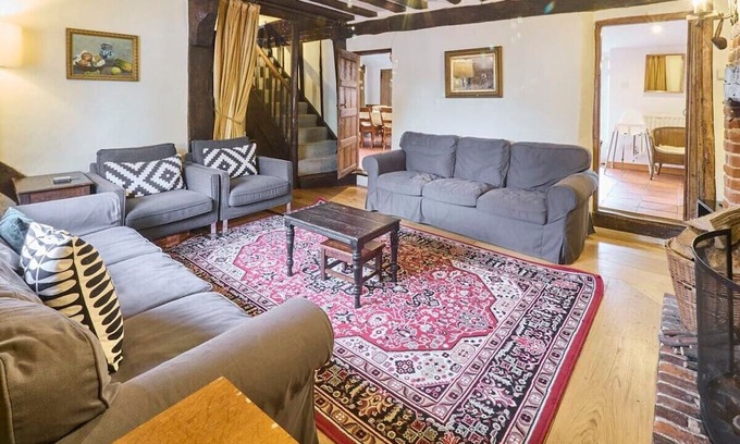 Wickhambreaux Cottage | Host & Stay | The Bell House