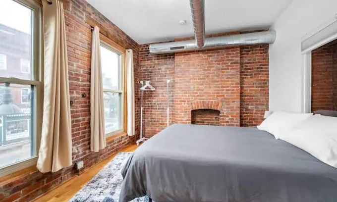 Downtown Buffalo Apartment | Newly remodeled Allentown flat