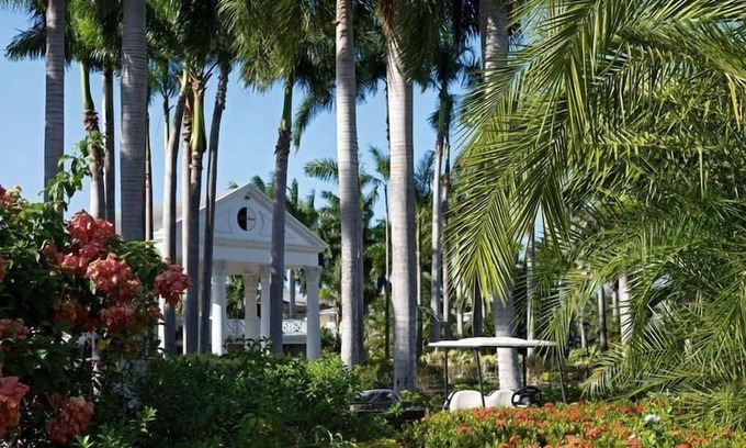 Montego Bay Resort | Ocean View Villa w/ Free WiFi, Onsite Restaurant, Cocktail Lounge & Fitness Area