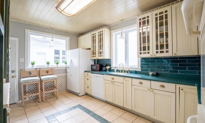 Shenandoah House | 6 Bedroom historical house
