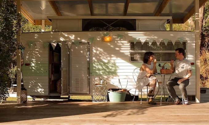 Mylor House | A chic vintage caravan in an idyllic setting.nPure escapism in the Hills.