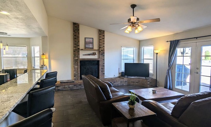 Rio Rancho House | BIG SKY with Balloon & Mountain Views - Private Home 3BD 2BA