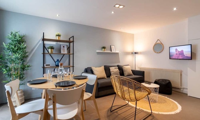 Tourcoing Apartment | Tourcoing equipped apartment with terrace