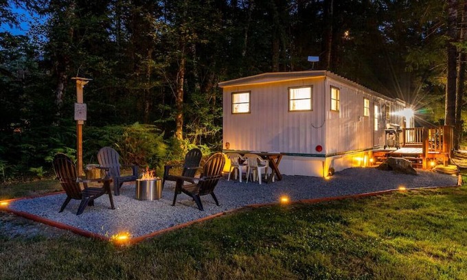 Paradise Estates House | Paradise Retreat - a vintage trailer meets Mt. Rainier's magic in Ashford, WA