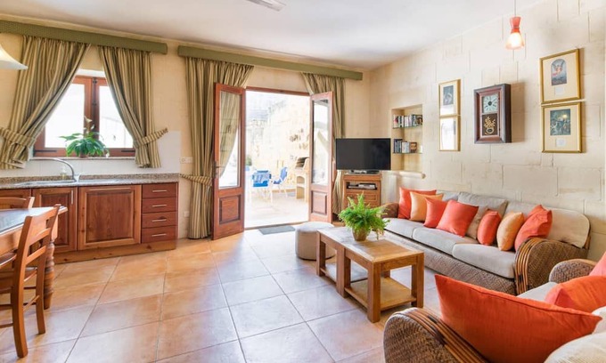 Xewkija Villa | Gianni - Xewkija Holiday Home