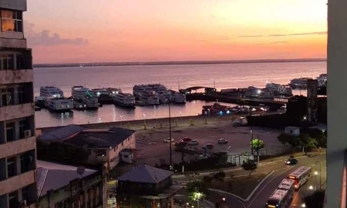 Centro RV Rental | Apartamento no Centro de Manaus com Vista Para o Rio Negro A 5 Minutos do Porto