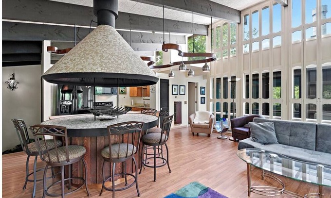 Almelund House | River and Rock Views! St Croix Falls Funky Mid-Century Charm. Pet Friendly.