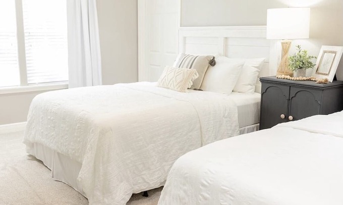 Montgomery Cottage | Cozy Home in Montgomery Near Wedding Venues