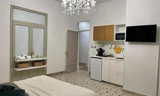 Carini Apartment | Cute Deluxe cozy room with bathroom, kitchen and garden