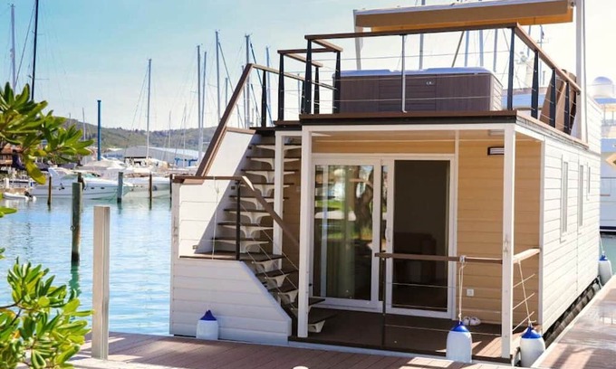Piran Boat Rental | Houseboat Lavender with AC and Hot Tub in Portorož