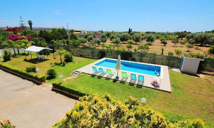 Syracuse Villa | Typical House with private pool