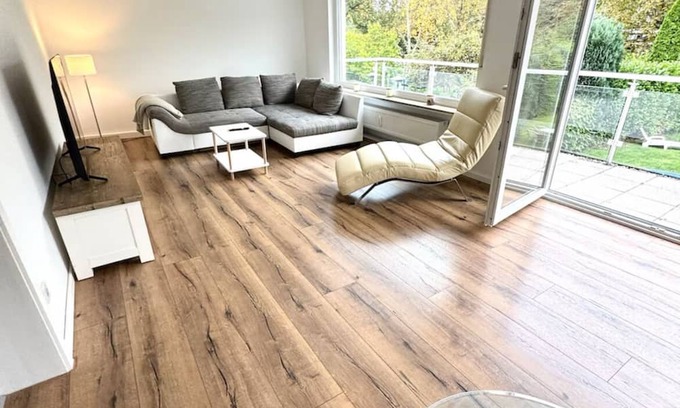 Bergisch Gladbach Apartment | Light-flooded apartment in a natural location - near Cologne