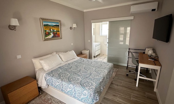 Silves Apartment | Room 'Orange Blossom Grove - 3' with Shared Terrace, Wi-Fi and Air Conditioning