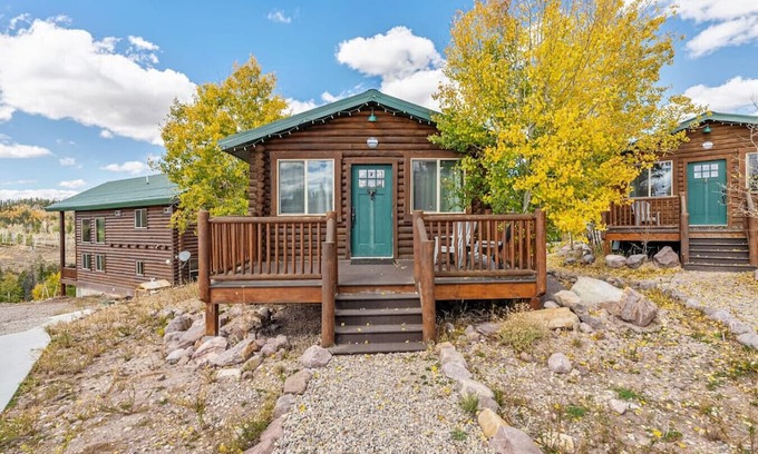 Coalville Cabin | Hideline Hideaway | Pool | Hot Tub | Snowmobiling