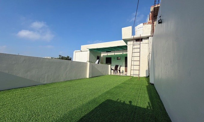 Varanasi Apartment | 2-bedroom apartment in beautiful Assi Ghat,Varanasi with AC