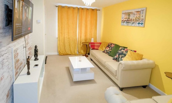 Sheffield Apartment | Rosengelyn Apartment - More Than A Stay, A memory.