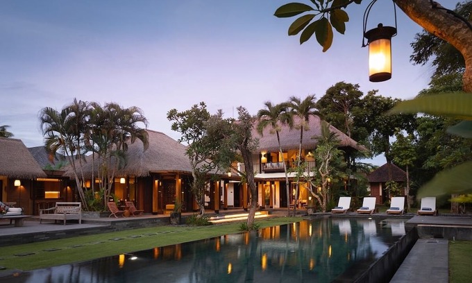 Cemagi Villa | Spacious, 5BR Villa in Seseh-300m away to Beach